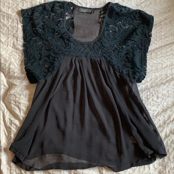 Lace detail top - Picture 1 of 2